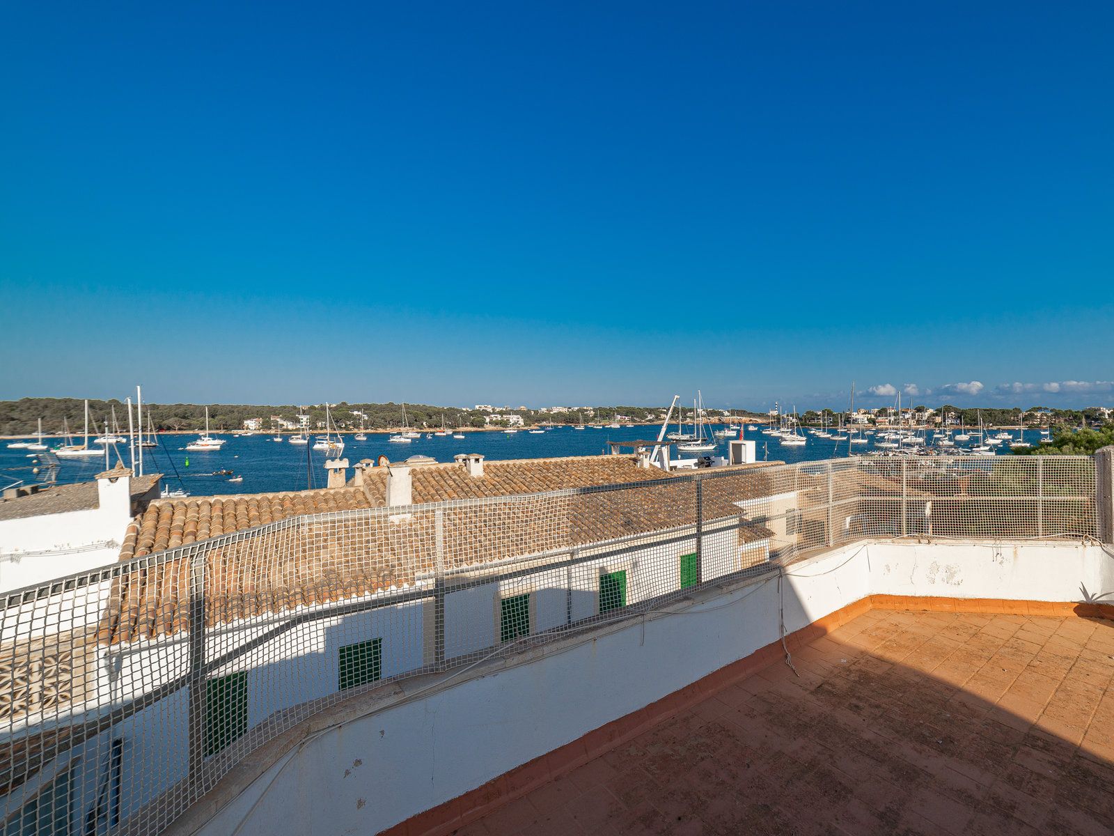 Ático en alquiler en Portocolom con vistas al mar y solárium