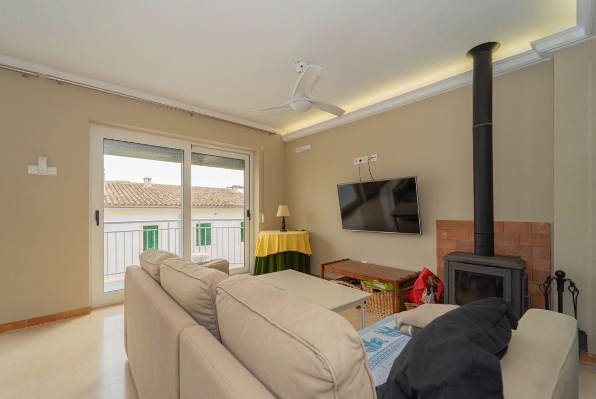 Sea View Penthouse for Rent in Portocolom – 4 Bed & Solarium
