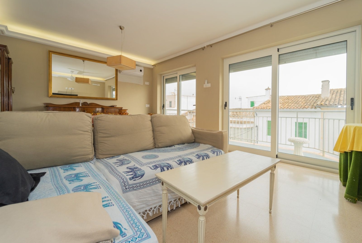 Sea View Penthouse for Rent in Portocolom – 4 Bed & Solarium