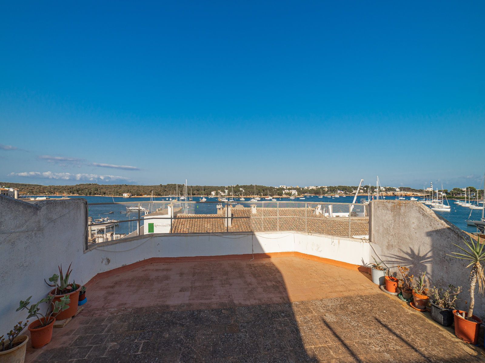 Sea View Penthouse for Rent in Portocolom – 4 Bed & Solarium