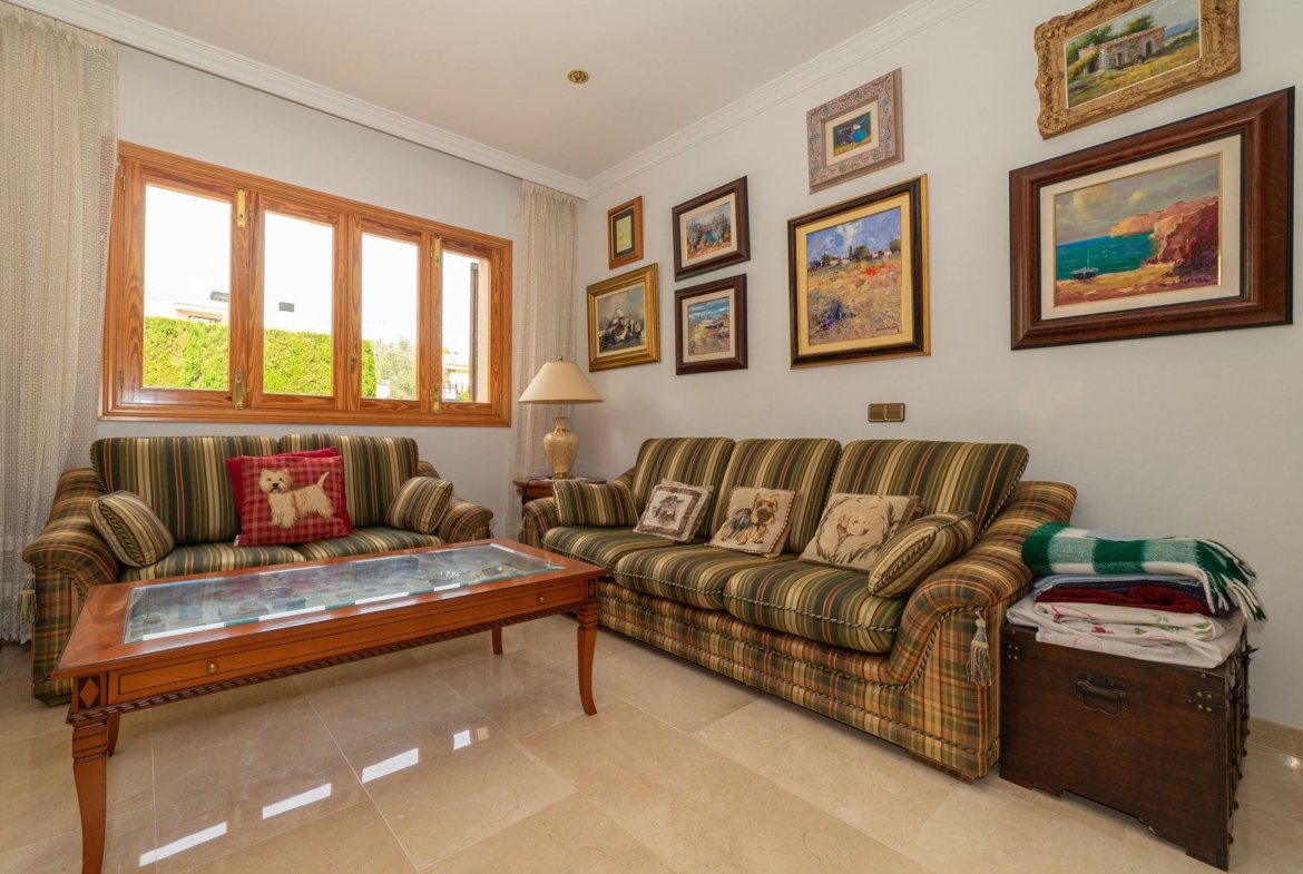 Villa con piscina en Sa Rápita, Campos — chalet esquinero