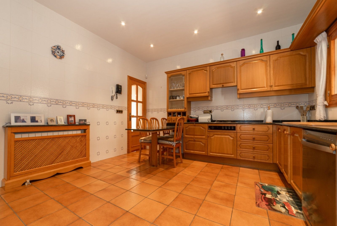 Villa con piscina en Sa Rápita, Campos — chalet esquinero