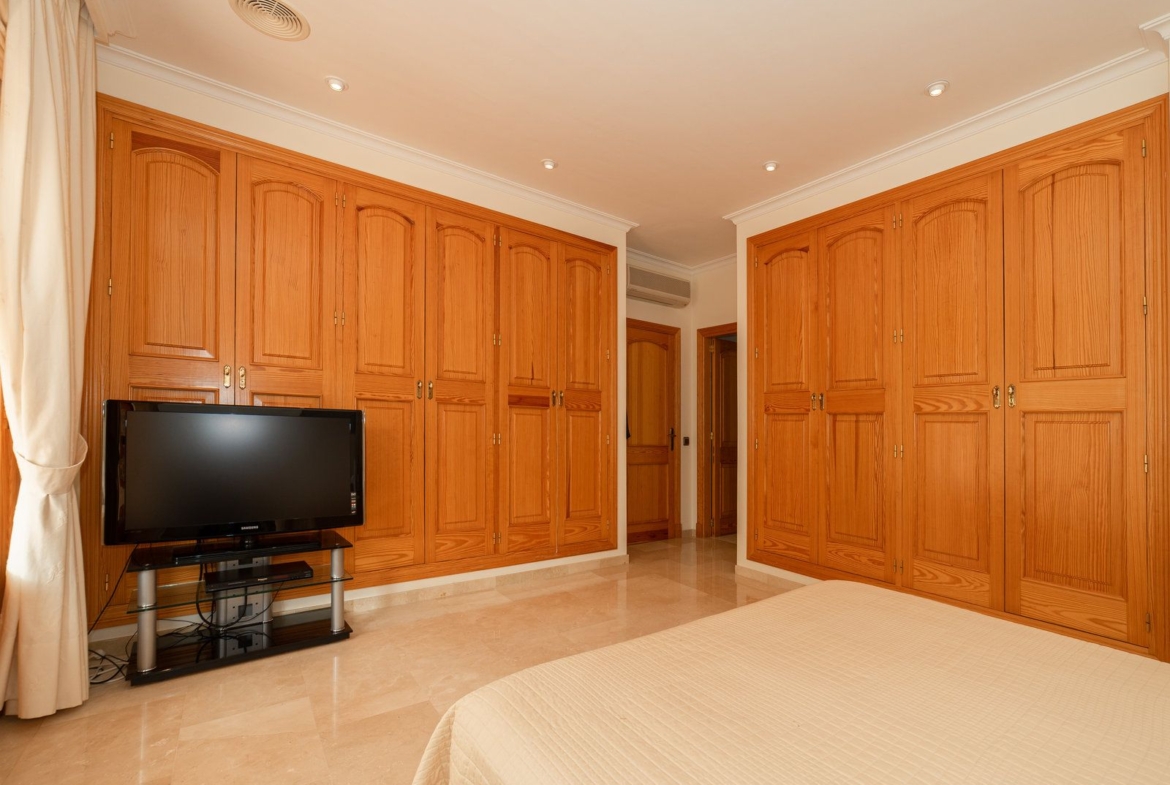 Villa con piscina en Sa Rápita, Campos — chalet esquinero