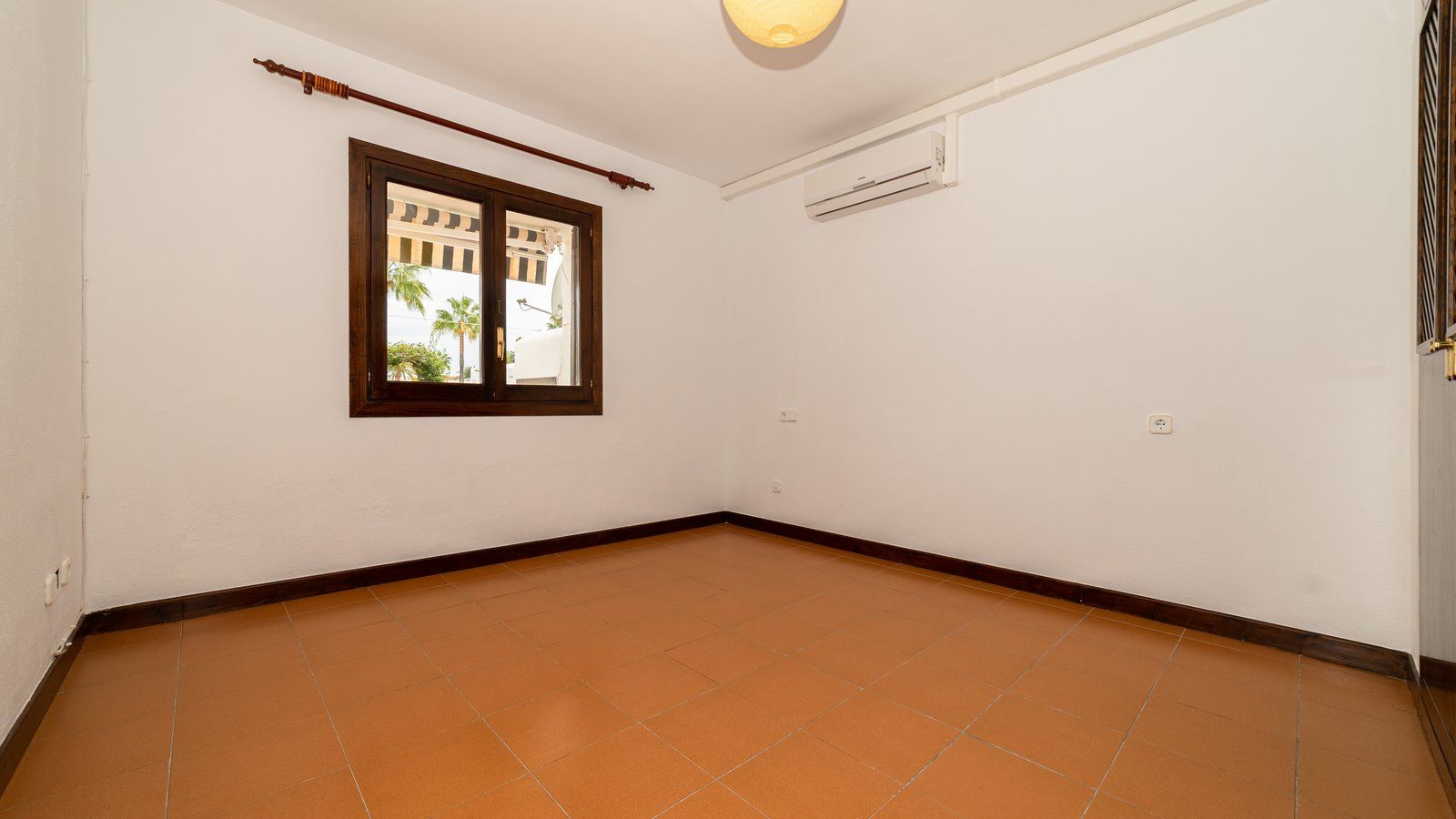 1223-Planta-baja-con-jardin-en-venta-en-Cala-Egos-25-1223-Villasyfincasmallorca.jpg Alquiler de planta baja en Cala Egos: jardín privado y piscina