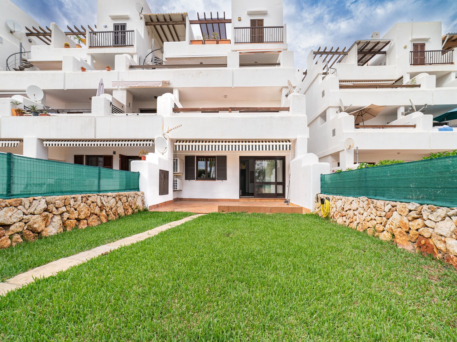 1223-Planta-baja-con-jardin-en-venta-en-Cala-Egos-3.jpg Alquiler de planta baja en Cala Egos: jardín privado y piscina