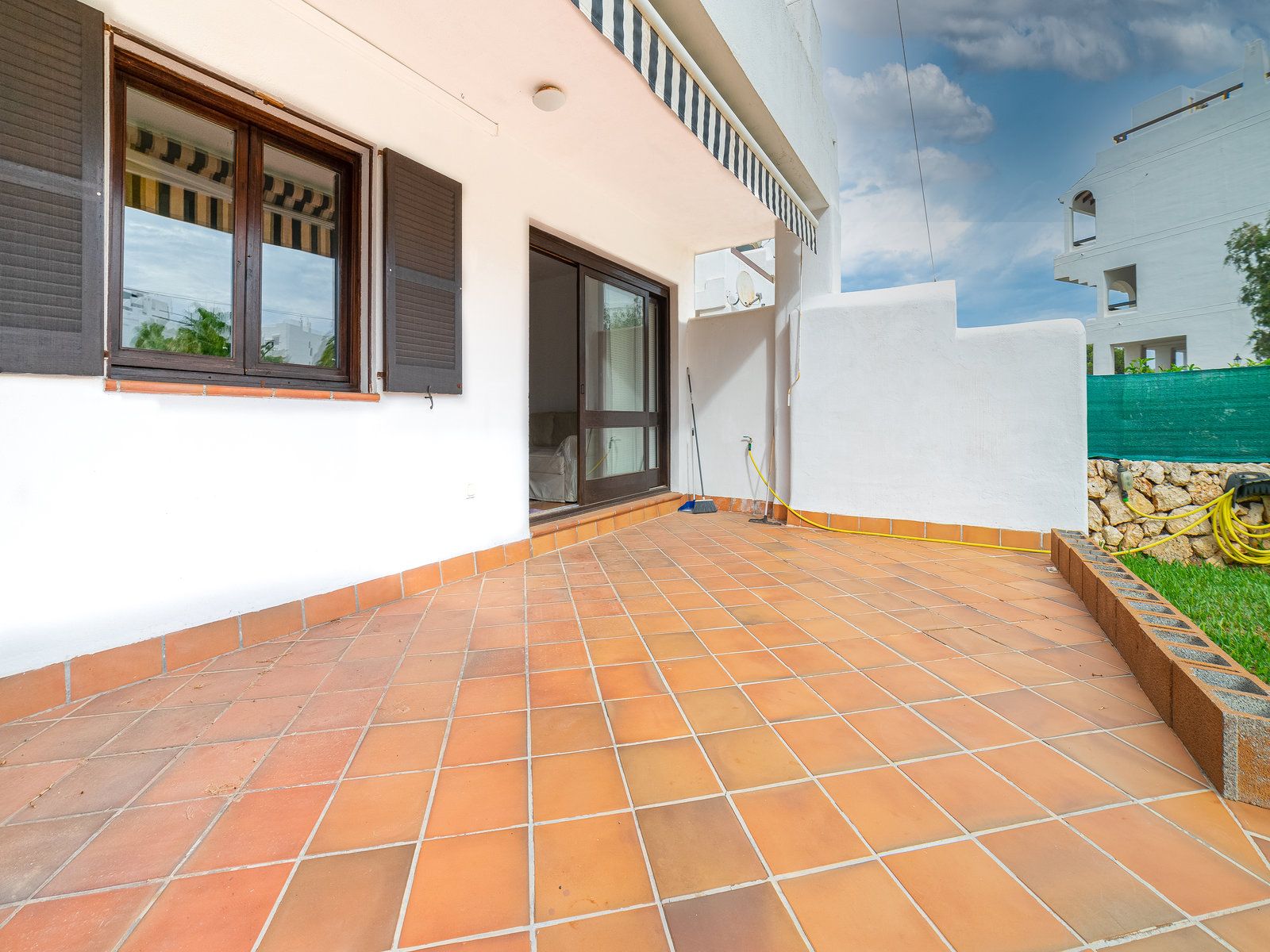 1223-Planta-baja-con-jardin-en-venta-en-Cala-Egos-4.jpg Alquiler de planta baja en Cala Egos: jardín privado y piscina