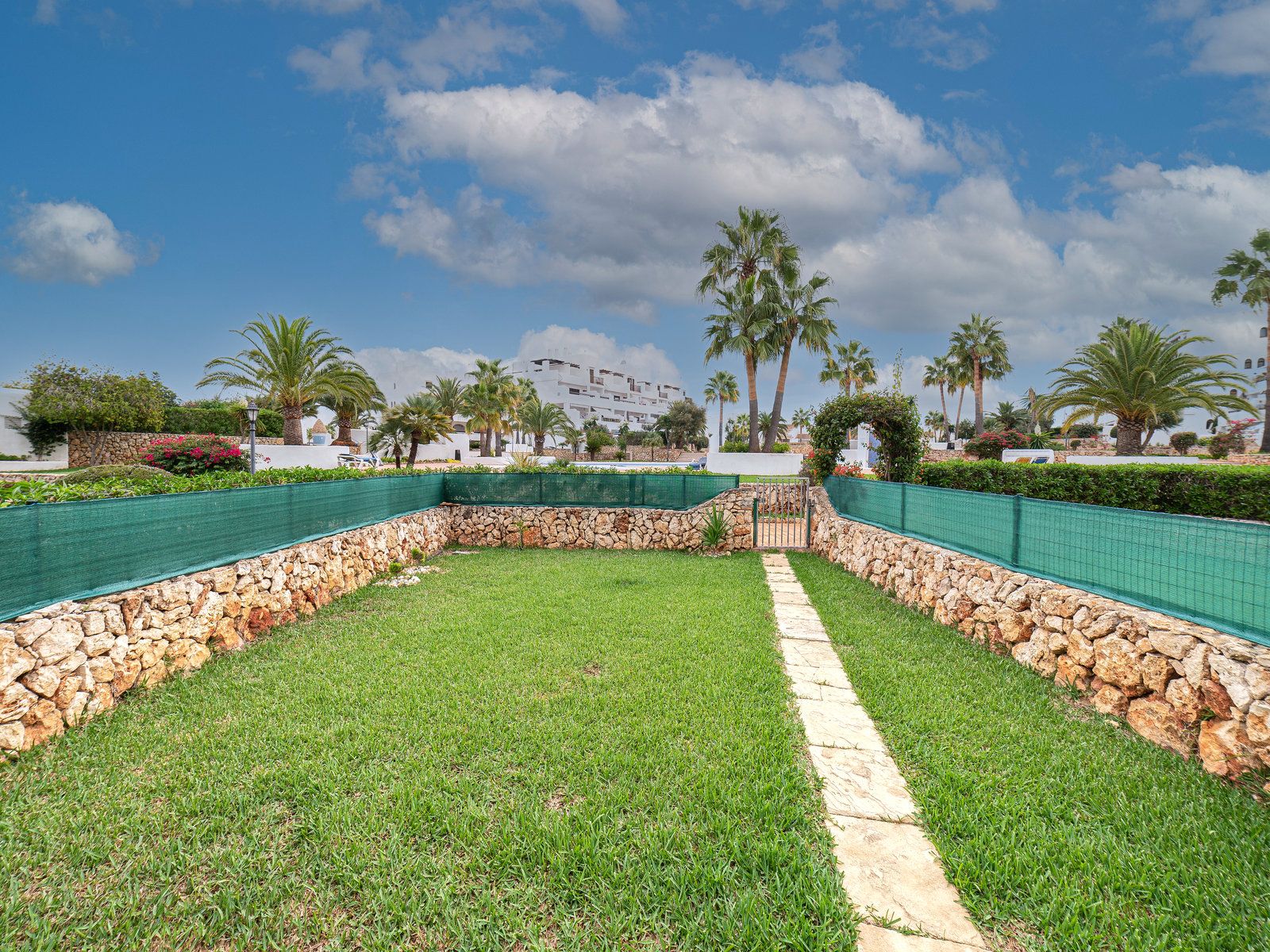 1223-Planta-baja-con-jardin-en-venta-en-Cala-Egos.jpg Alquiler de planta baja en Cala Egos: jardín privado y piscina