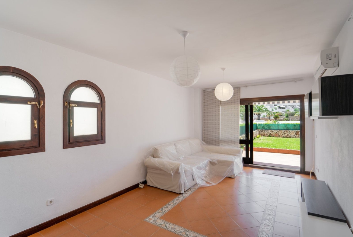 Alquiler de planta baja en Cala Egos: jardín privado y piscina