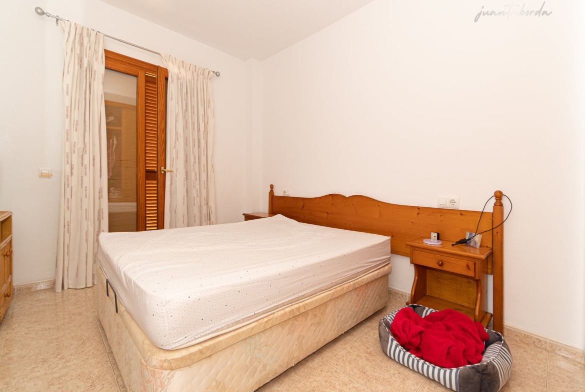 Piso reformado junto al puerto de Cala d'Or con terraza y 3 habitaciones