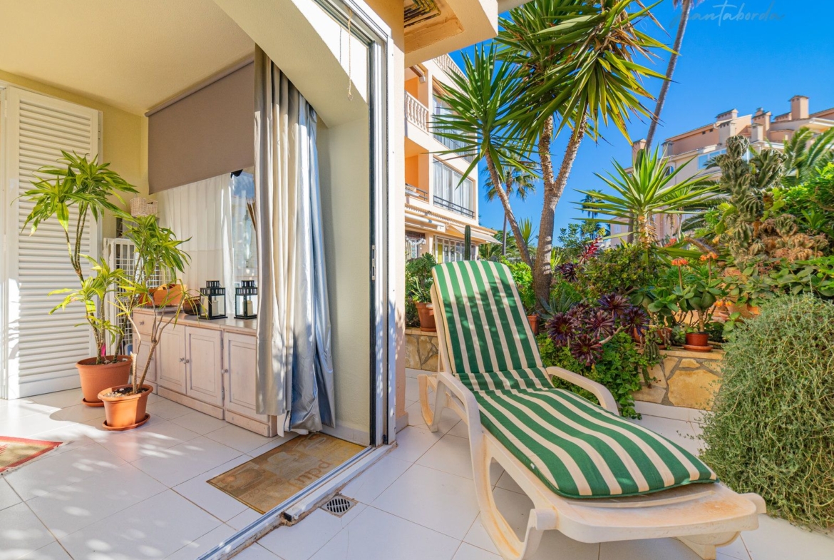 Planta baja con piscina en venta en Sa Coma