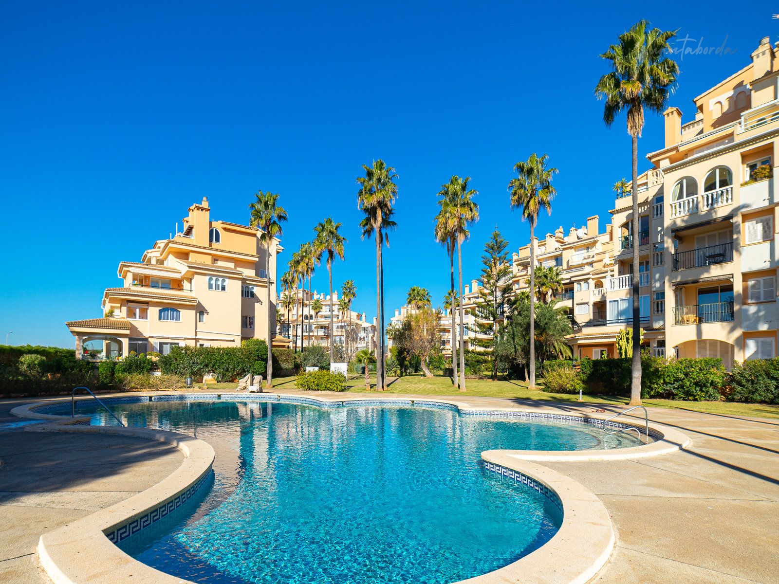 Planta baja con piscina en venta en Sa Coma