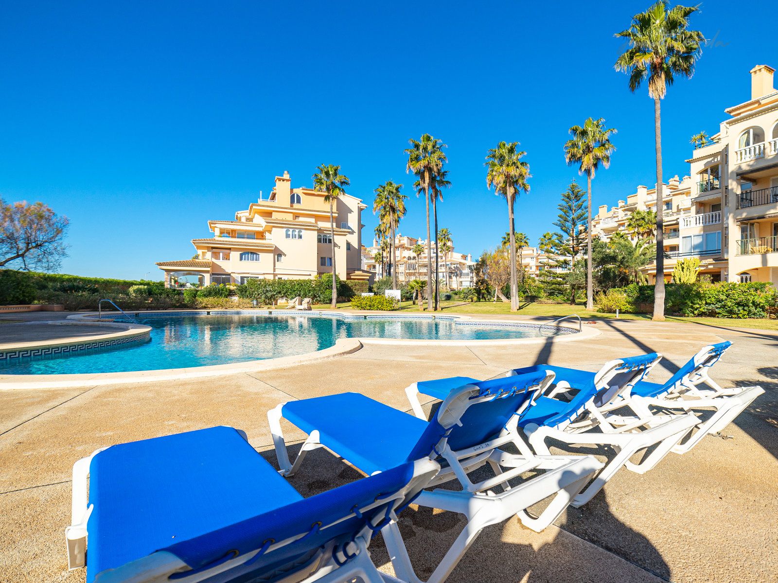 Planta baja con piscina en venta en Sa Coma