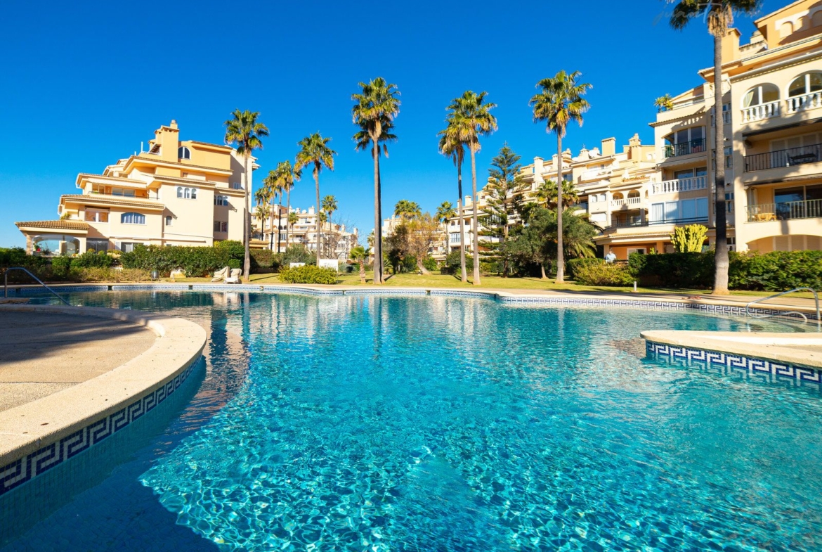 Planta baja con piscina en venta en Sa Coma
