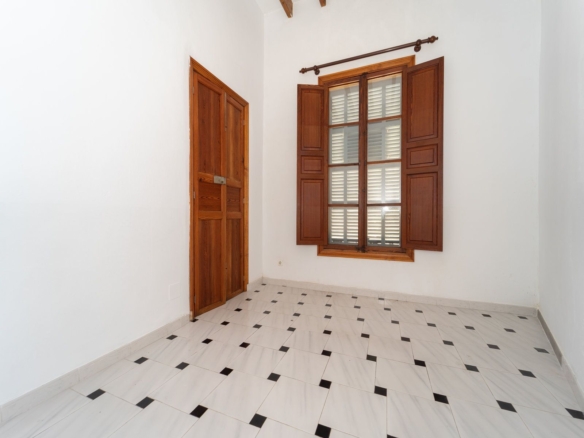 Casa de pueblo histórica en venta en Ses Salines, 314 m²