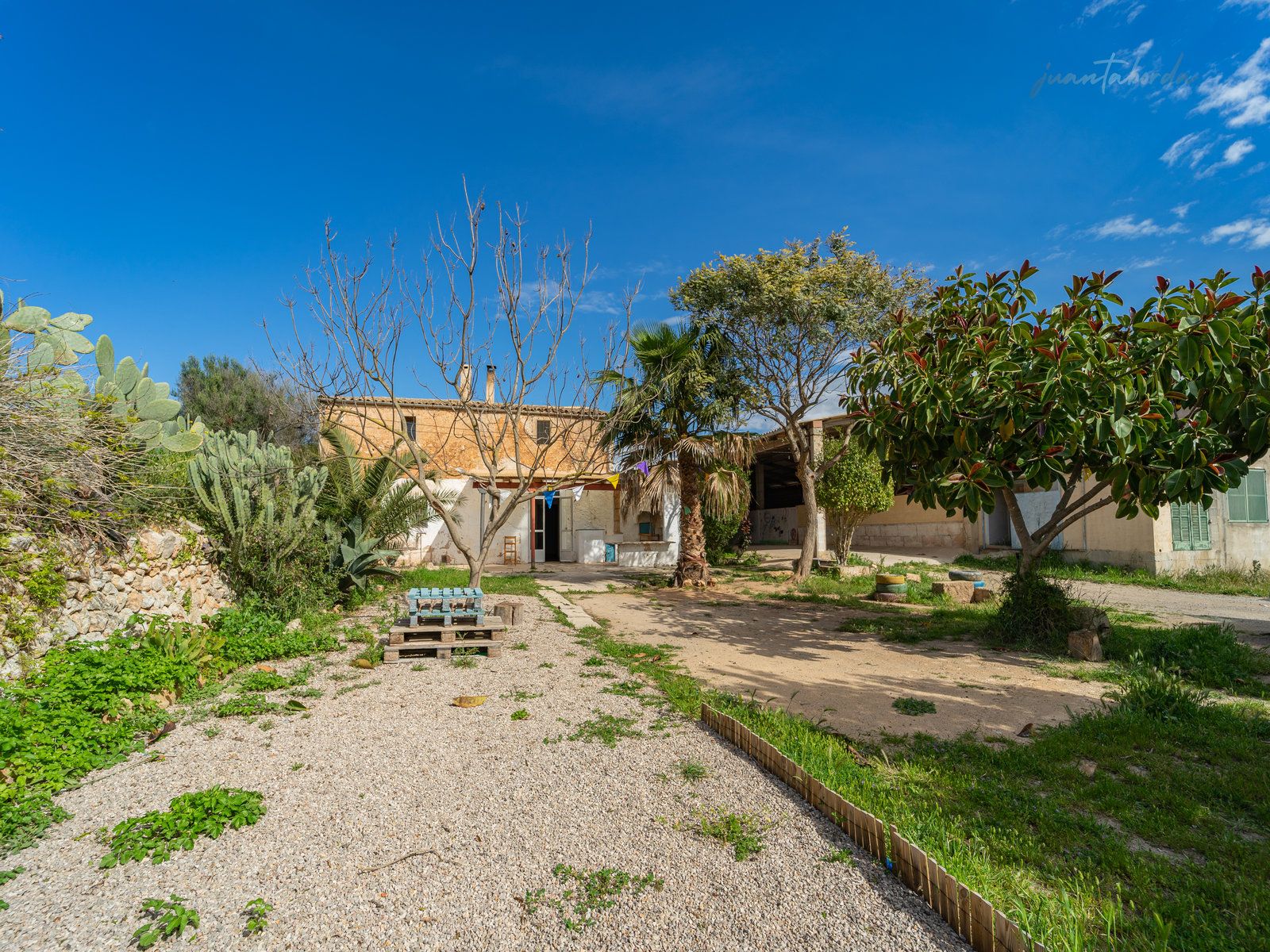 Landhaus zur Miete in Campos: 203 m², Garten & Nebengebäude