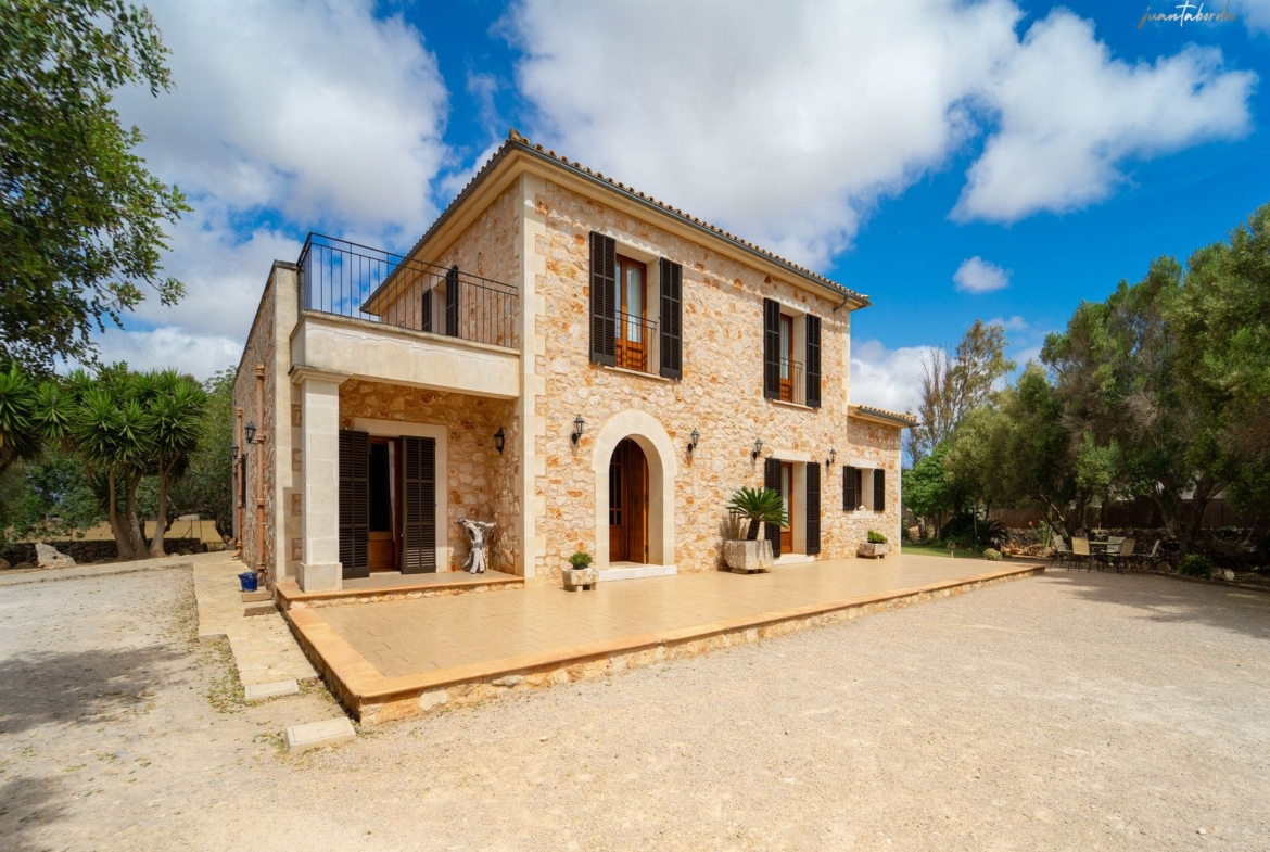 Stone Country House with Pool in Ses Salines | 3 Bed, 15,000 m² Plot