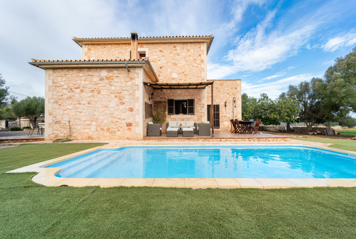 Stone Country House with Pool in Ses Salines | 3 Bed, 15,000 m² Plot