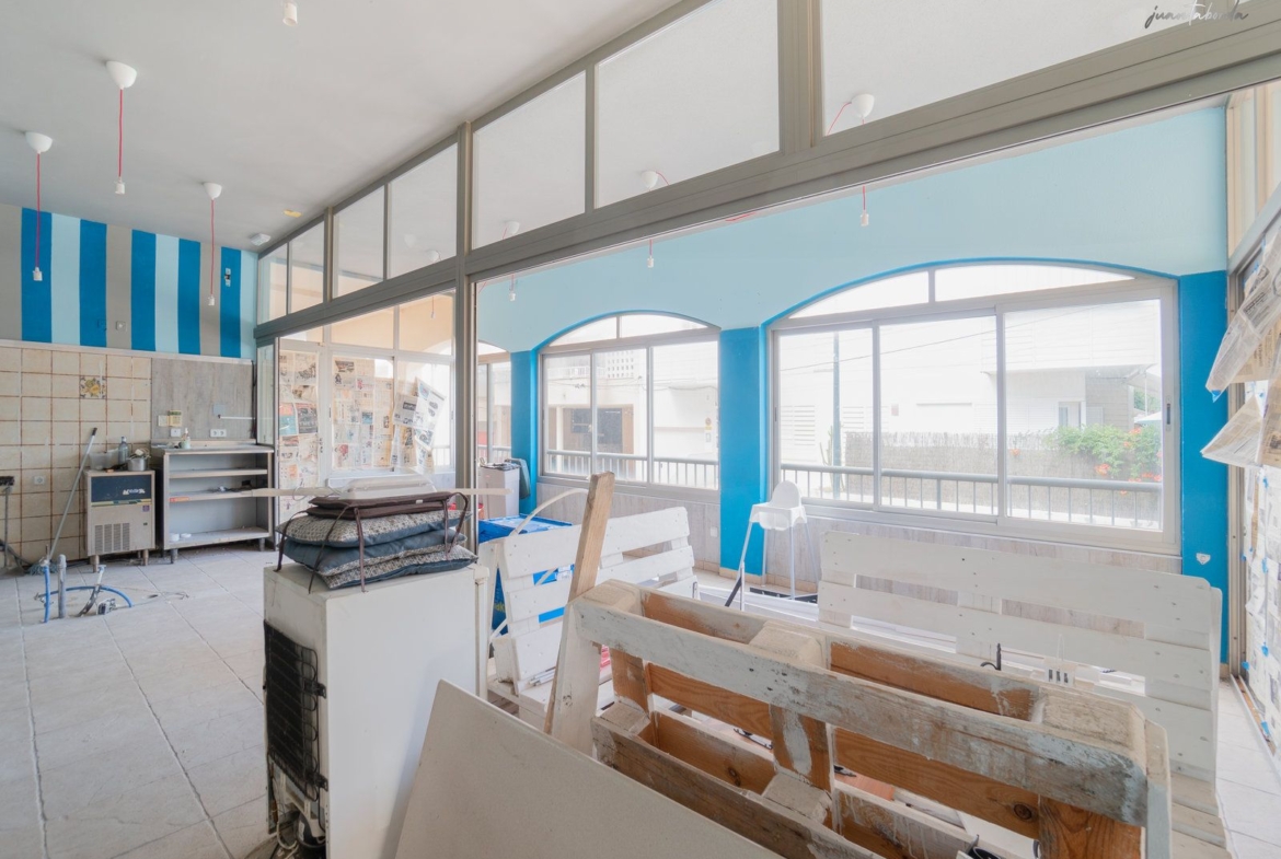Local comercial con terraza en alquiler en Colonia de Sant Jordi