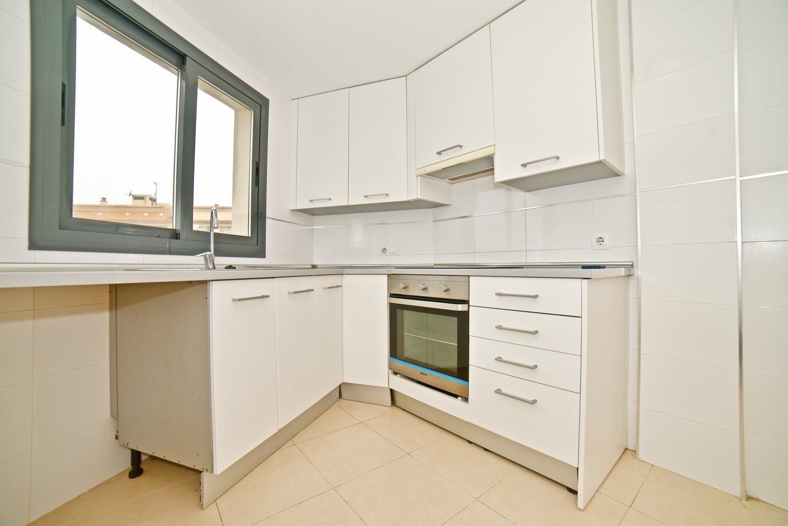 13-1181-Villasyfincasmallorca.jpg Piso con balcón y ascensor en venta en Campos, Mallorca