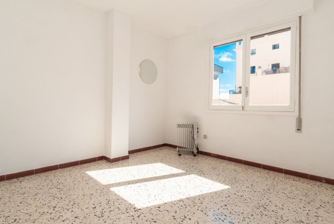 Sea View Apartment with Terrace on Palma’s Paseo Marítimo
