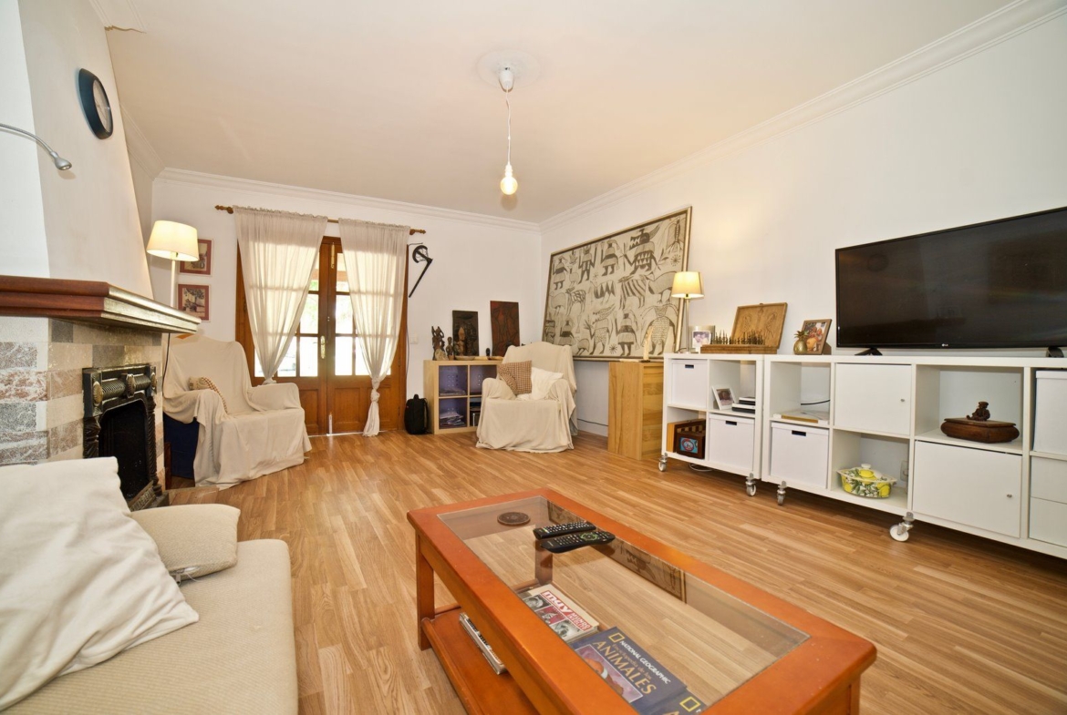 Haus mit Garten & Kamin zum Kauf in s’Estanyol, Mallorca