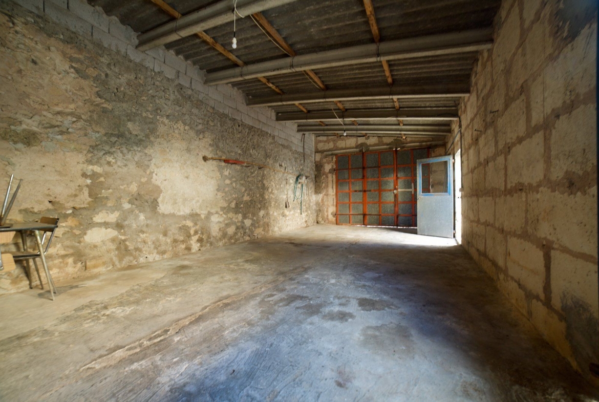 Casa de pueblo en alquiler en Montuïri con garaje, patio y terrazas