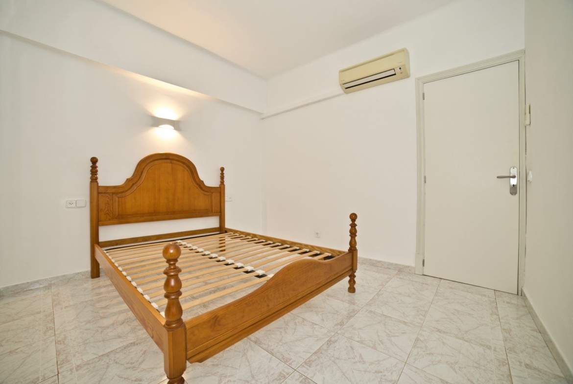 Beachfront Long-Term Rental in Sa Ràpita: 4-Bed Ground Floor Apartment