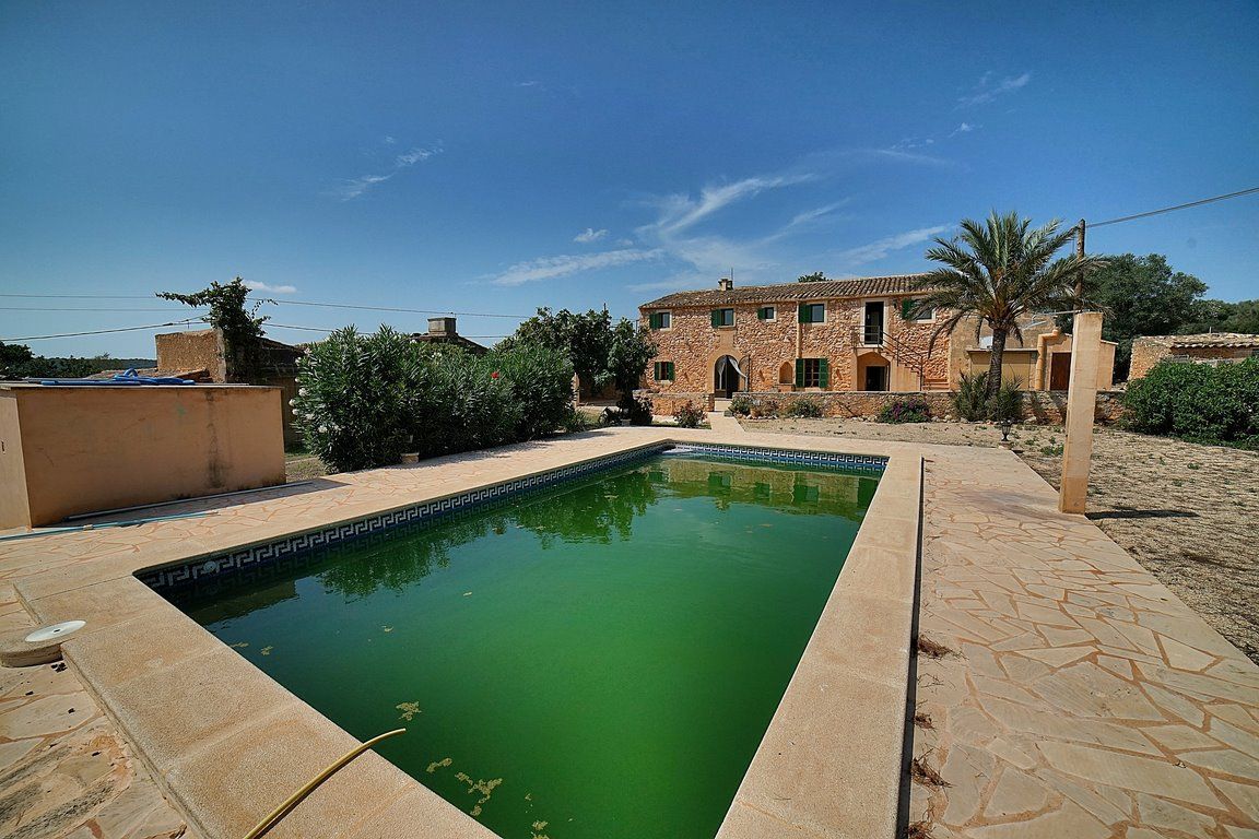 Country House with Pool for Rent Near Santanyí, Mallorca