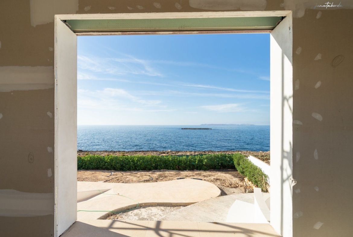 Villa en primera línea de mar en Colonia de Sant Jordi