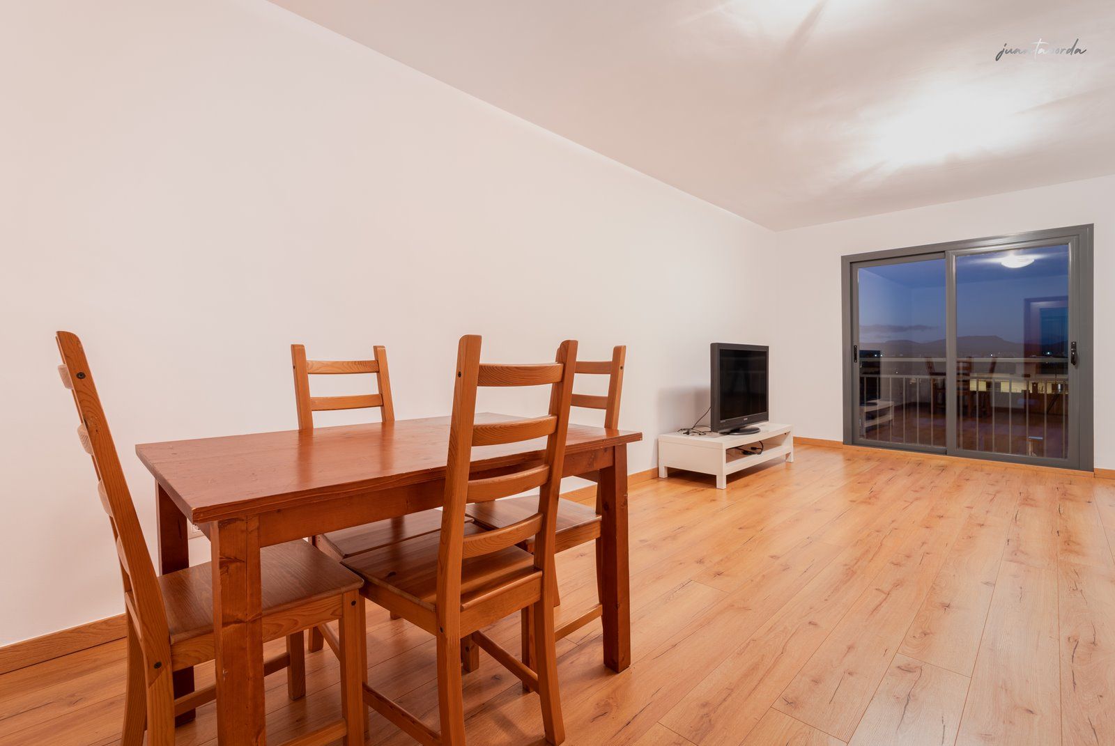 Dachgeschosswohnung in Campos, 2 Zimmer, Balkon & Aufzug