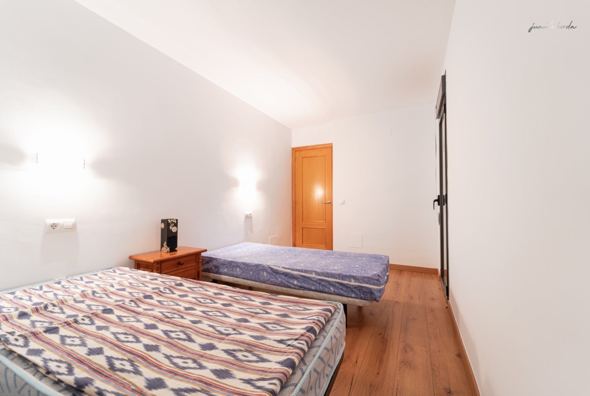 Dachgeschosswohnung in Campos, 2 Zimmer, Balkon & Aufzug