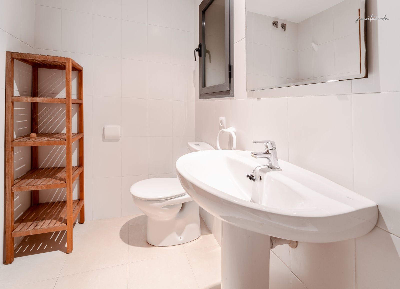 Dachgeschosswohnung in Campos, 2 Zimmer, Balkon & Aufzug