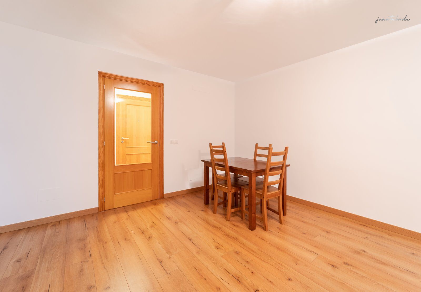 Dachgeschosswohnung in Campos, 2 Zimmer, Balkon & Aufzug