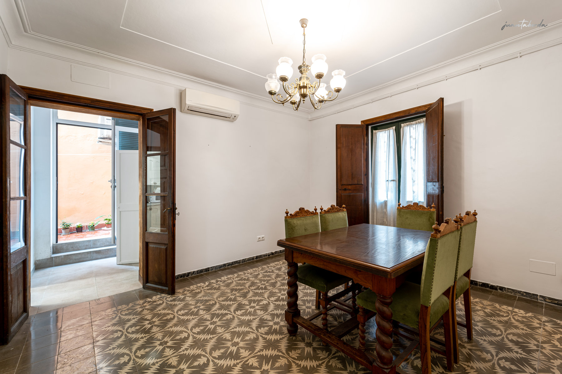 1316-Ground-floor-property-for-sale-in-Santa-Catalina-Palma-11.jpg Planta baja reformada con garaje en Santa Catalina, Palma