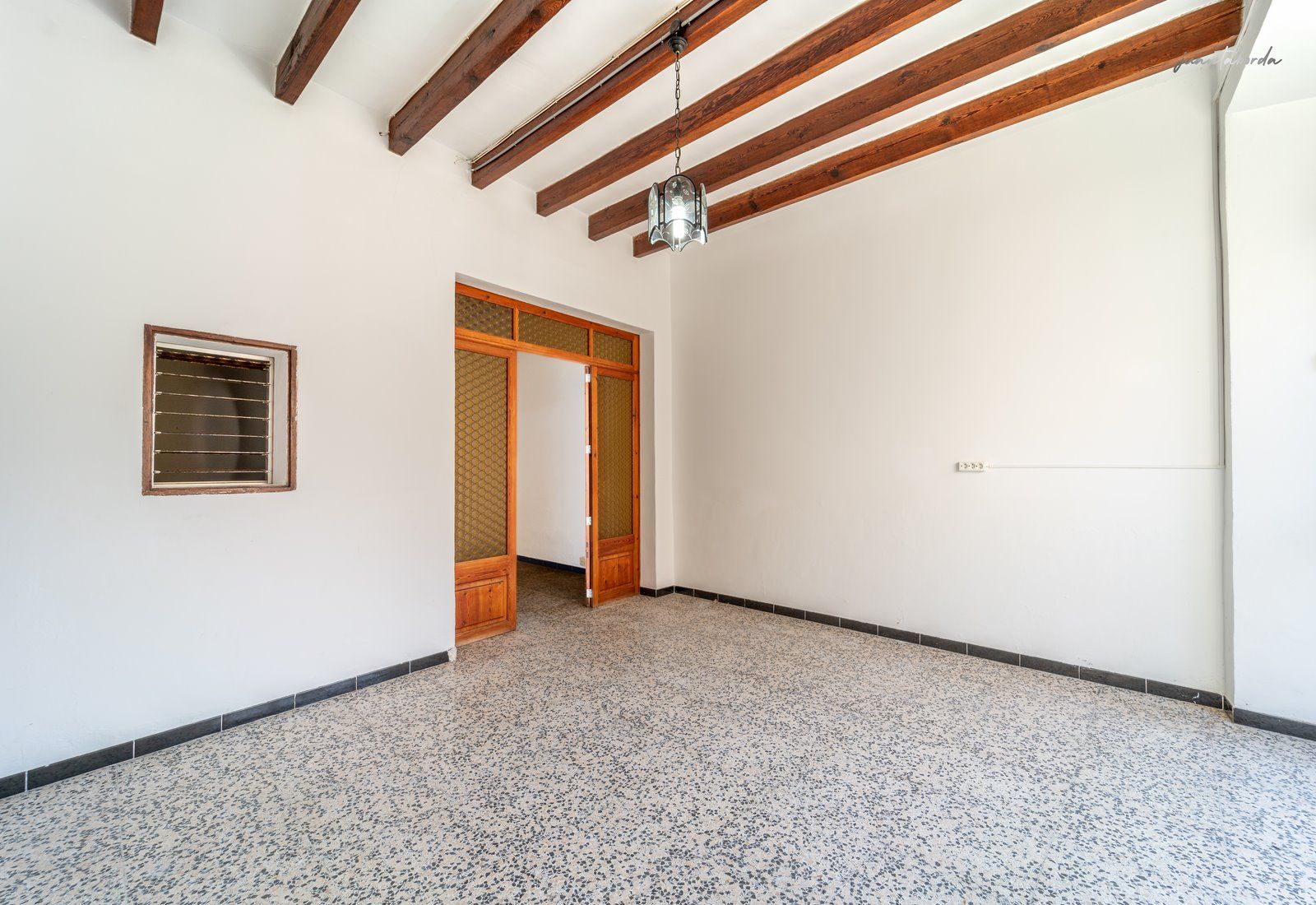 1323-Town-house-for-sale-in-Montuiri-2-Copiar.jpg Casa de pueblo con patio y 6 habitaciones en Montuïri