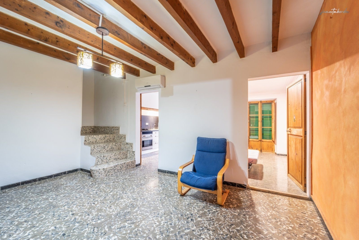 Casa de pueblo con patio y 6 habitaciones en Montuïri