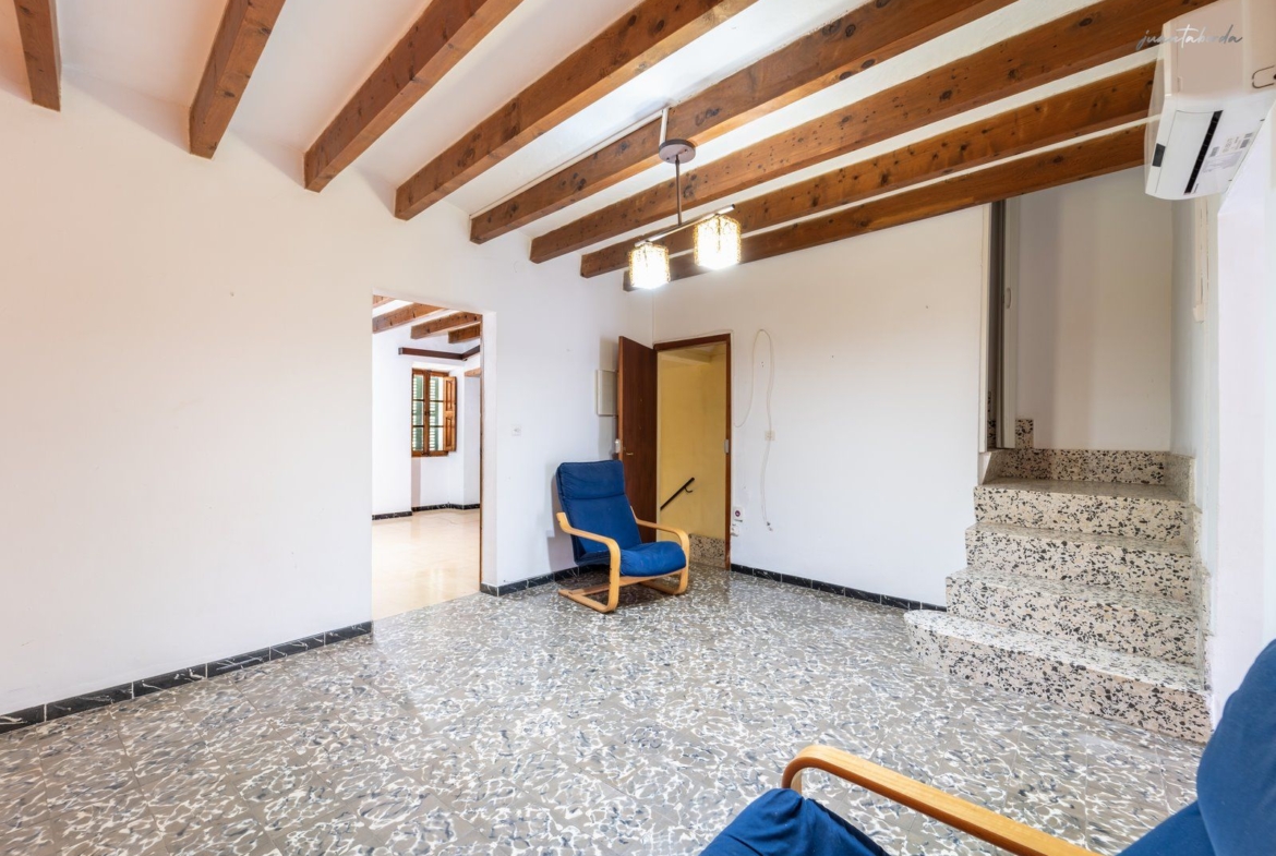Casa de pueblo con patio y 6 habitaciones en Montuïri