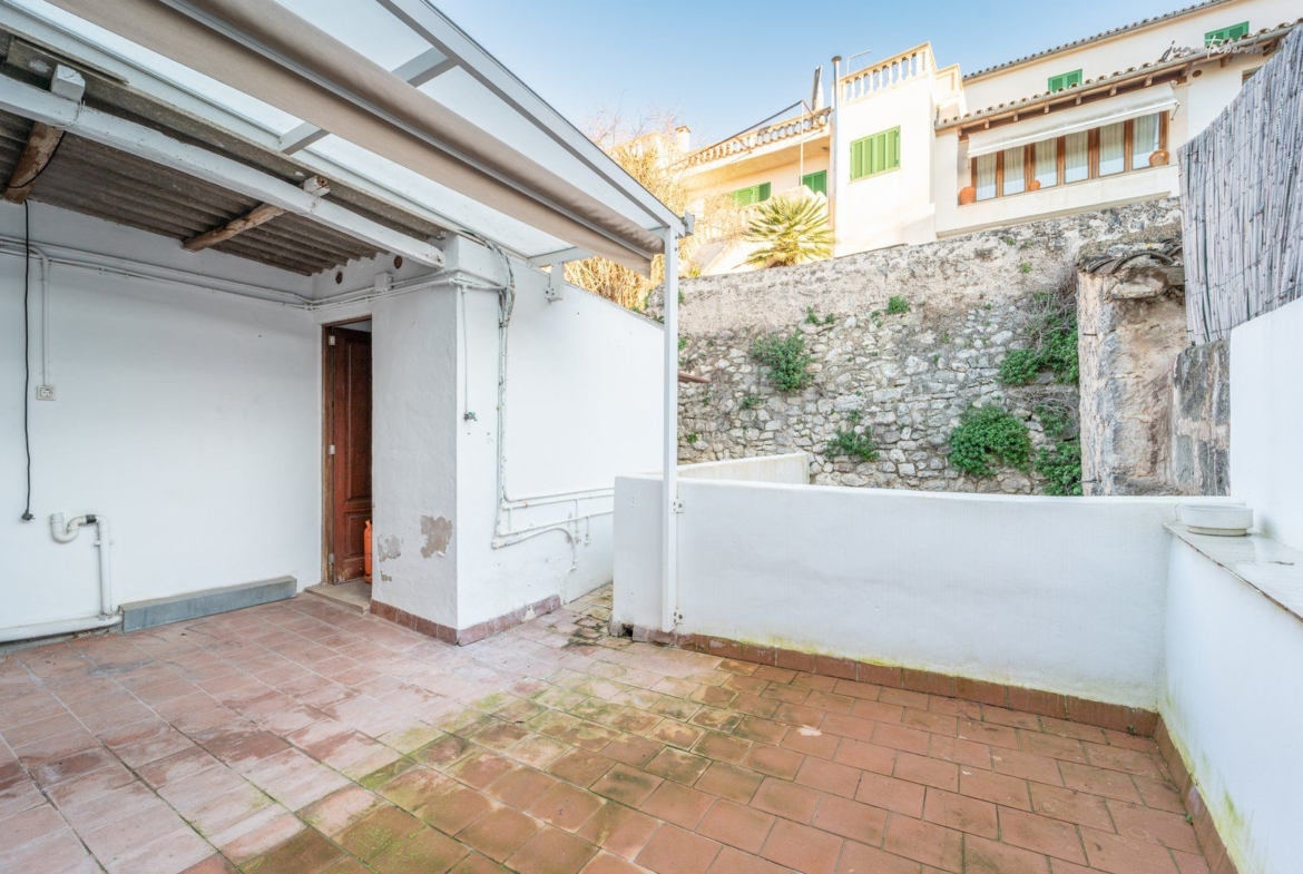 Casa de pueblo con patio y 6 habitaciones en Montuïri