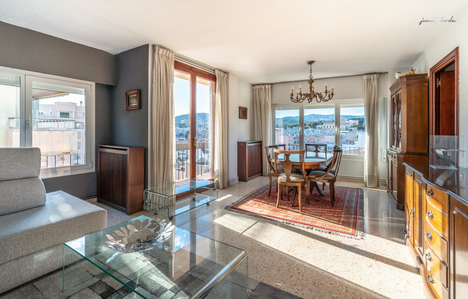 1327-Spacious-apartment-fro-sale-in-Santa-Catalina-Palma-de-Majorca-Copiar.jpg Amplio piso en venta con vistas en Palma de Mallorca