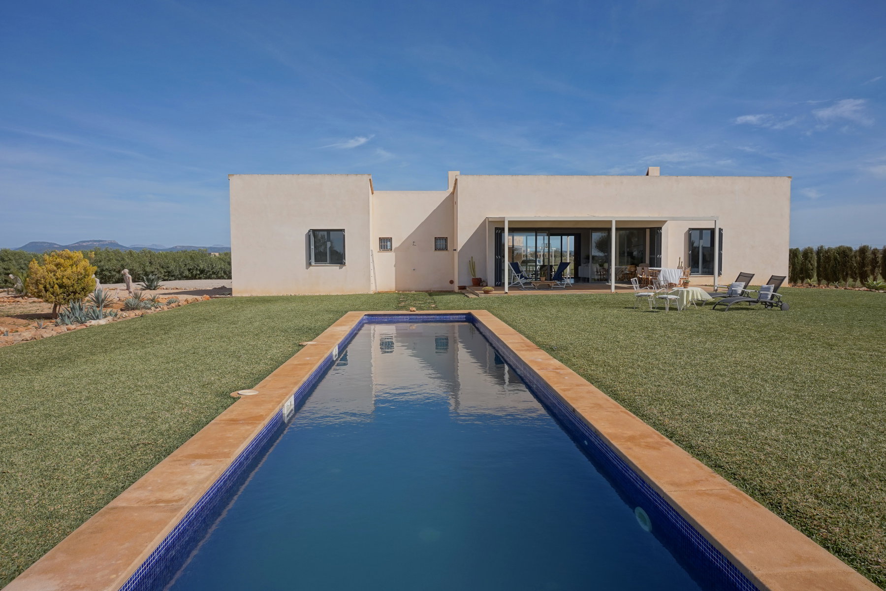 1353-Country-Estate-for-sale-in-the-Es-Trenc-area-VPT24040501.jpg Casa de campo moderna junto a Es Trenc y Ses Covetes, Campos