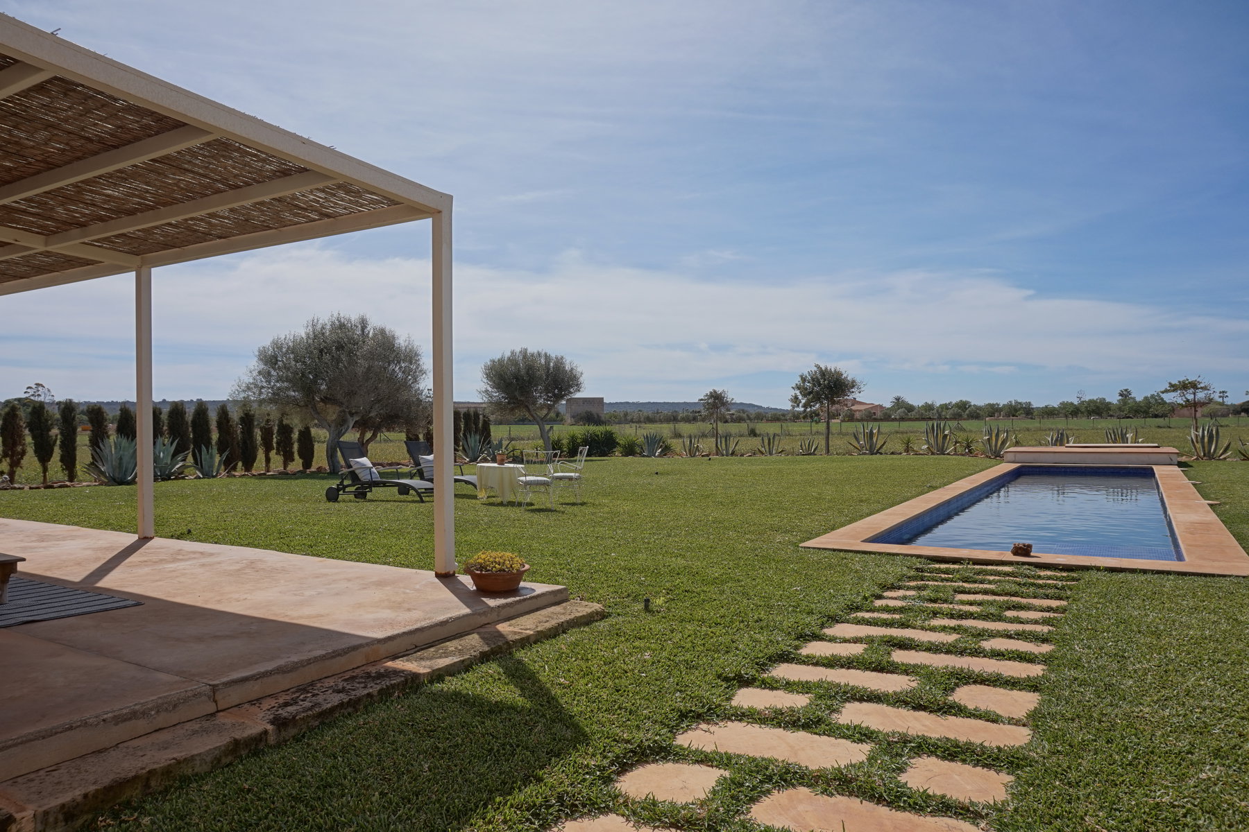 1353-Country-Estate-for-sale-in-the-Es-Trenc-area-VPT24040502.jpg Casa de campo moderna junto a Es Trenc y Ses Covetes, Campos
