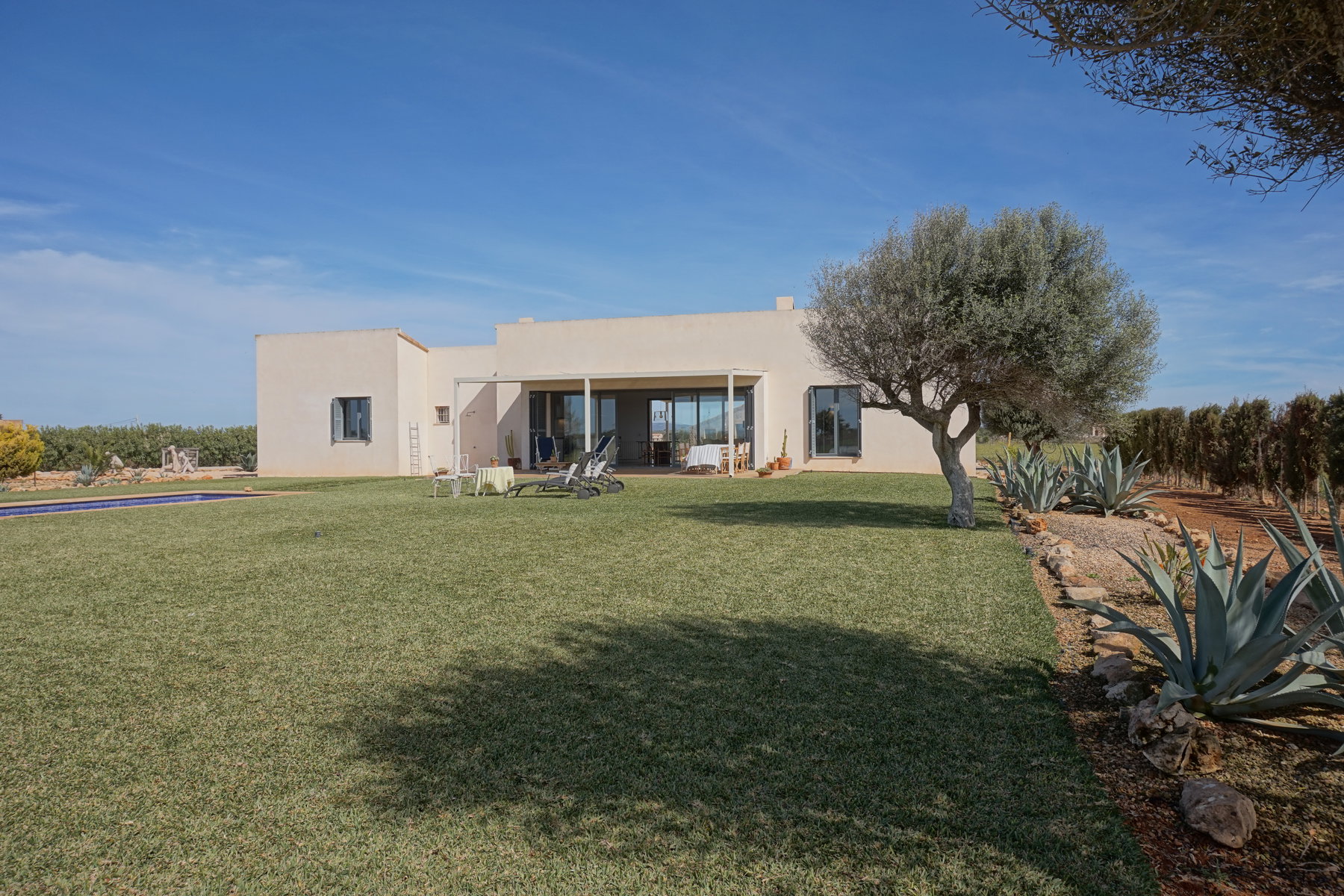 1353-Country-Estate-for-sale-in-the-Es-Trenc-area-VPT24040505.jpg Casa de campo moderna junto a Es Trenc y Ses Covetes, Campos