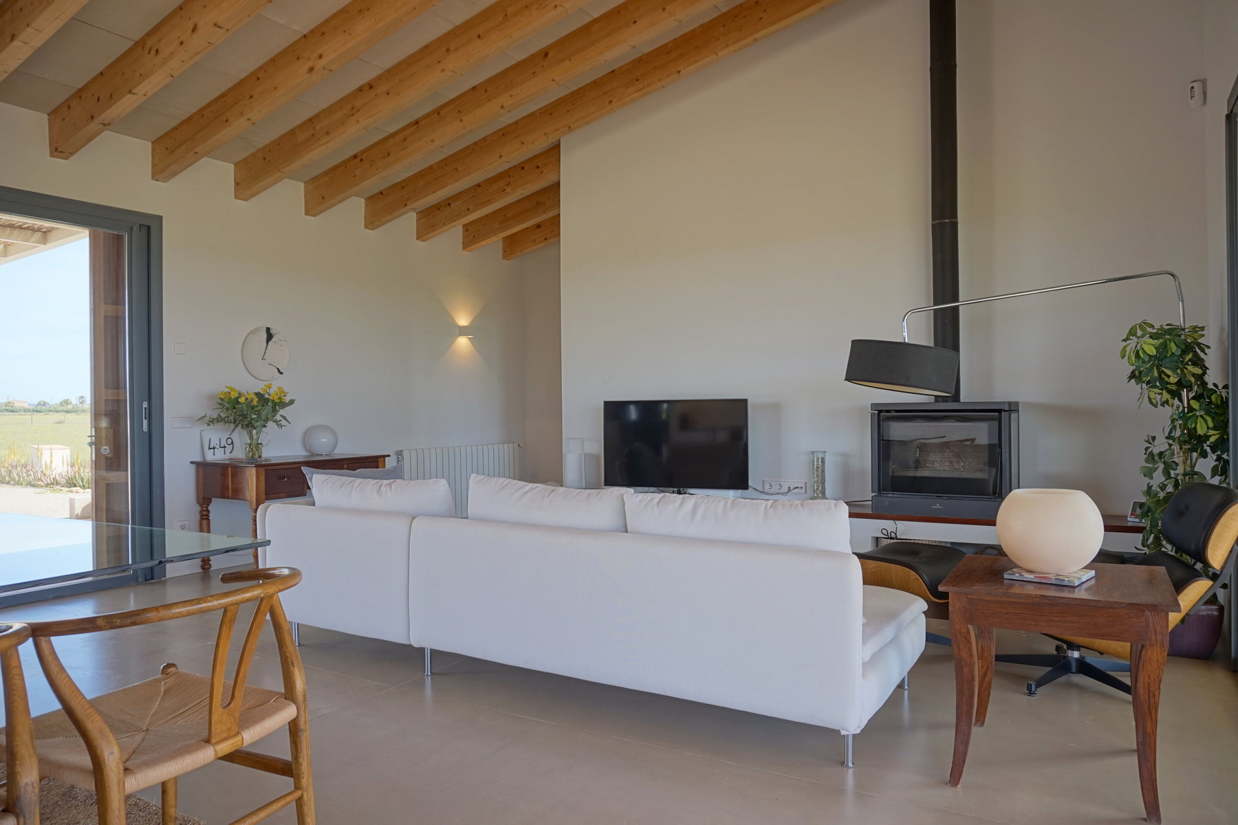 1353-Country-Estate-for-sale-in-the-Es-Trenc-area-VPT24040544.jpg Casa de campo moderna junto a Es Trenc y Ses Covetes, Campos