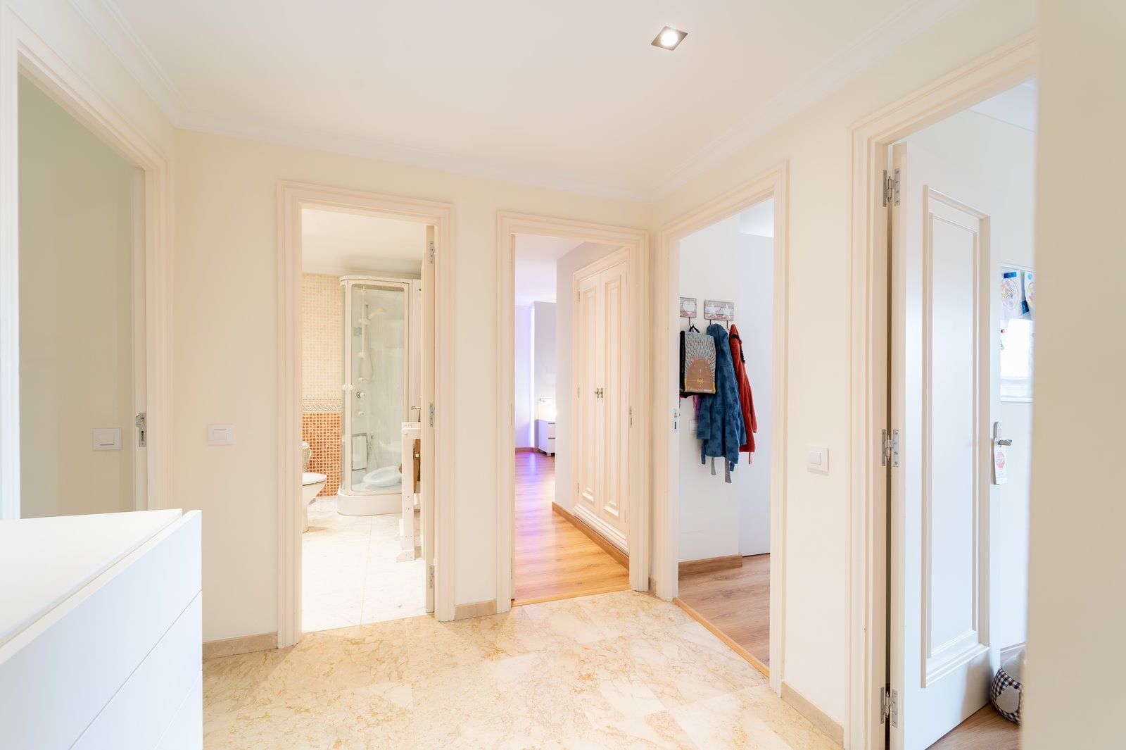 Geräumige 5-Zimmer-Wohnung mit Terrasse und Bergblick in Palma