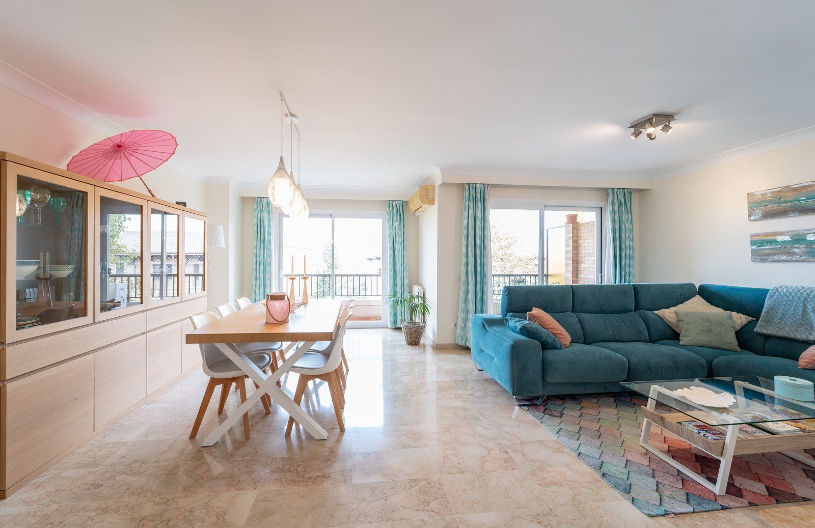 Geräumige 5-Zimmer-Wohnung mit Terrasse und Bergblick in Palma