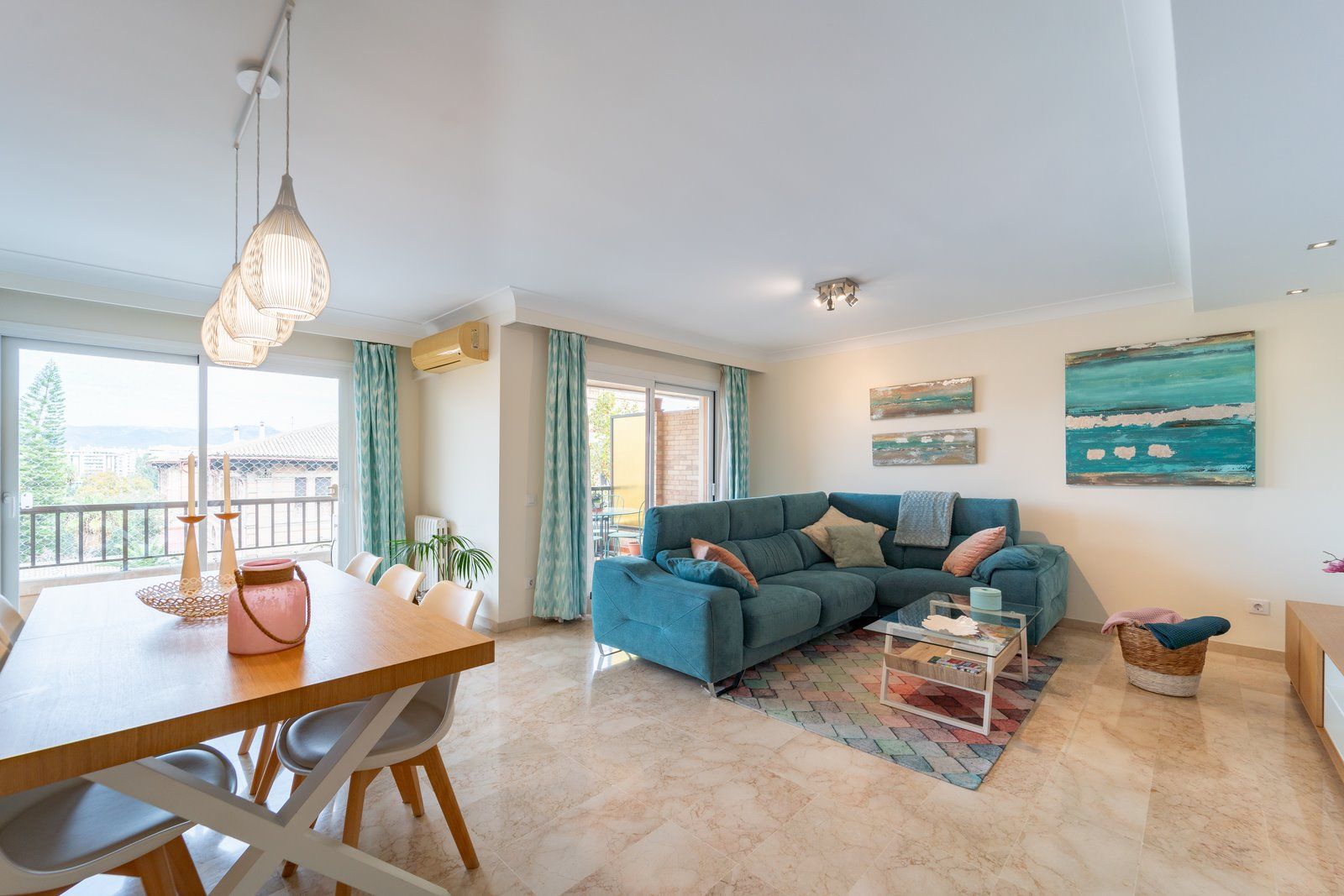 Geräumige 5-Zimmer-Wohnung mit Terrasse und Bergblick in Palma