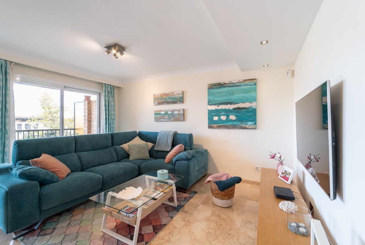 Geräumige 5-Zimmer-Wohnung mit Terrasse und Bergblick in Palma