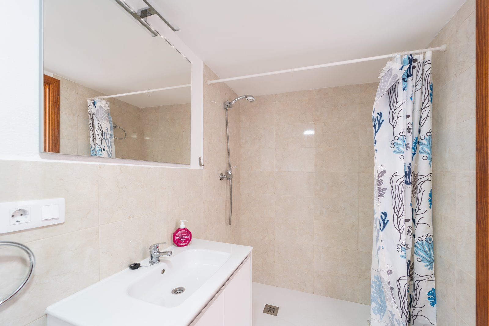 1370-Spacious-apartment-to-rent-in-Ses-Salines_-10-Copiar.jpg Piso en alquiler en Ses Salines con terrazas y aire acondicionado