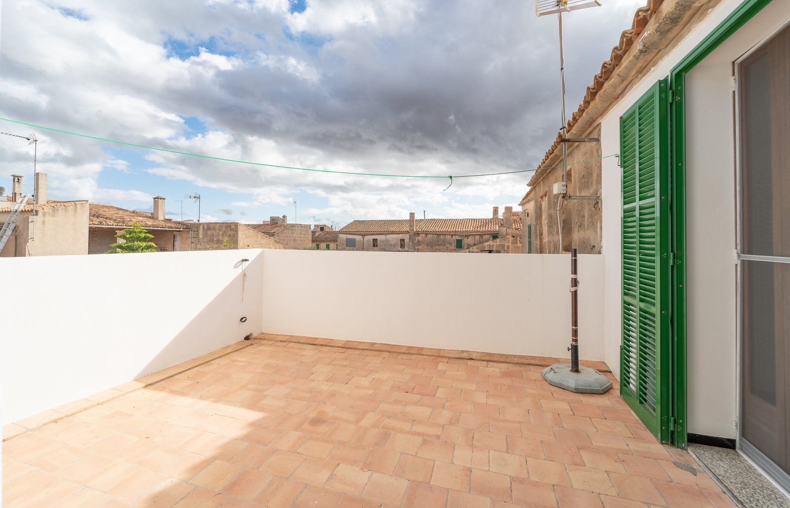 1370-Spacious-apartment-to-rent-in-Ses-Salines_-11-Copiar.jpg Piso en alquiler en Ses Salines con terrazas y aire acondicionado