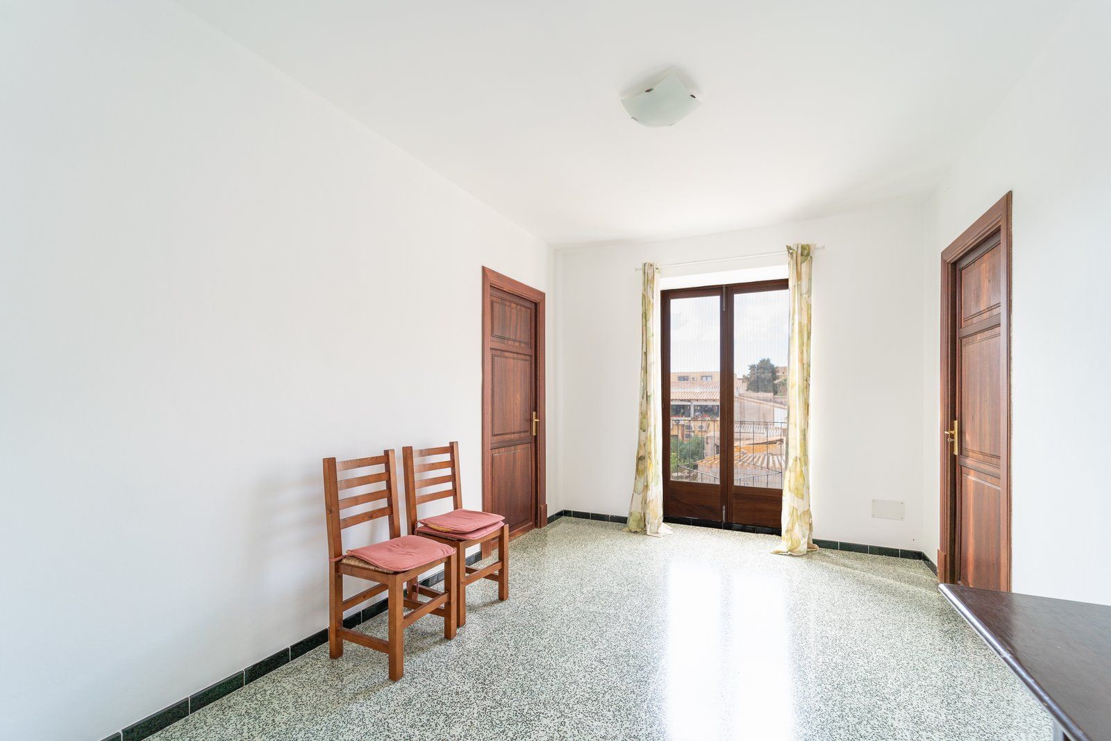 1370-Spacious-apartment-to-rent-in-Ses-Salines_-13-Copiar.jpg Piso en alquiler en Ses Salines con terrazas y aire acondicionado
